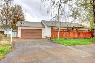 3086 Paul Cir, Medford, OR 97504-9027