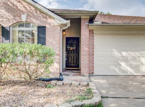 6606 Grant Dr, Richmond TX  77469-6071 exterior