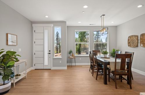1035 Wagstaff Rd, Paradise, CA 95969-2535