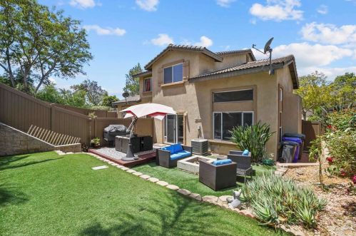 812 Daybreak Pl, Vista CA  92084-3347 exterior