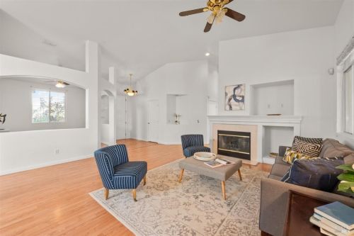 220 Mandarin Cir, Vacaville, CA 95687-3113