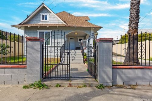1211 3rd St, Santa Ana, CA 92701-4942