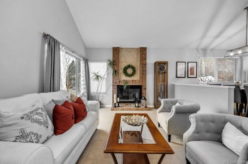 8238 Jasmine Ct, Englewood CO 80112-1033 exterior