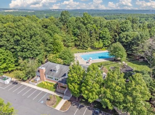 3 Evergreen Way, Mount Arlington, NJ 07856-1376