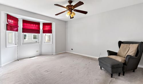 281 Camelot Ln, Carol Stream IL  60188-3617 exterior