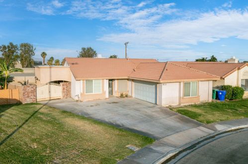 47552 Sunflower St, Indio, CA 92201-6813