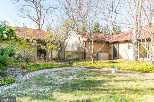 36 Nelson Ridge Rd, Princeton NJ  08540-7436 exterior