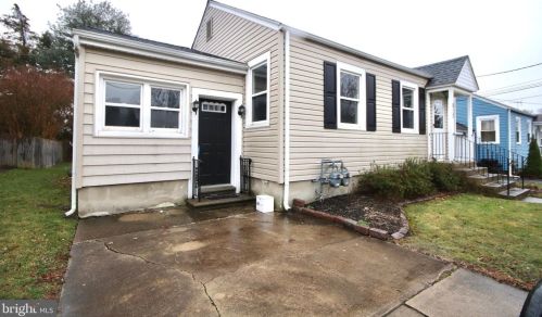 512 Browning Rd, Gloucester, NJ 08031-1431