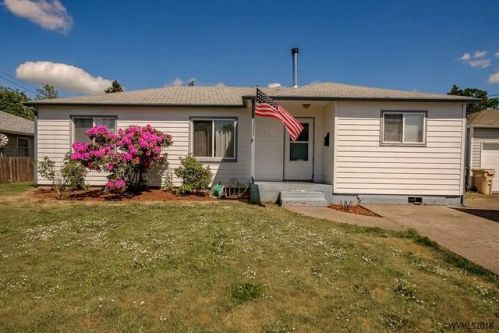 1591 Hiatt St, Lebanon OR  97355-4129 exterior