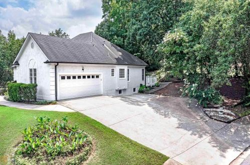 701 Deerwood Dr, Stockbridge GA  30281-6321 exterior