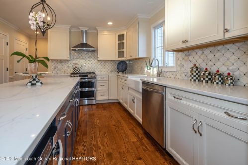 57 Louis Cir, Tinton Falls NJ  07701-6220 exterior