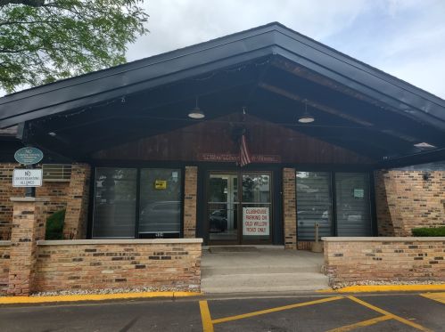 910 Old Willow Rd, Wheeling IL  60070-2137 exterior