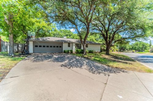 4128 Alicante Ave, Fort Worth TX  76133-5561 exterior