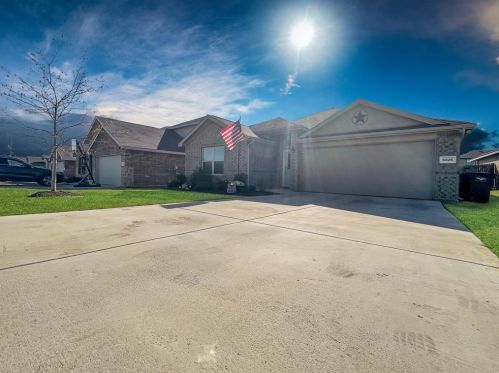 6825 Waterhill Ln, Fort Worth, TX 76179-6100