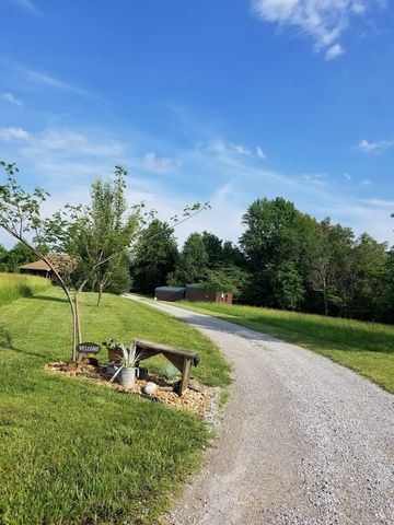 5668 Schneider Rd, Bargerville, IL 62960-4171