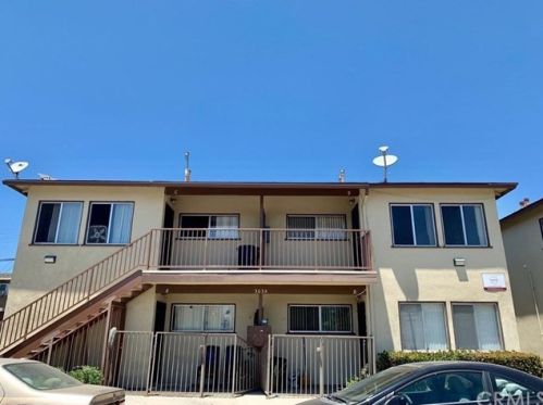 303 Rose St, Anaheim CA  92805-2120 exterior