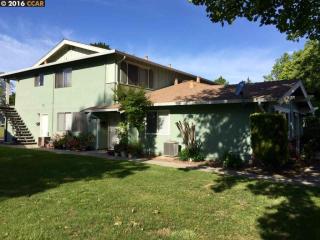 1458 Del Rio Cir, Concord CA  94518-4067 exterior