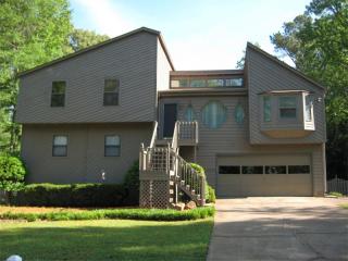 2838 Forest Chase Dr, Marietta, GA 30066-1458