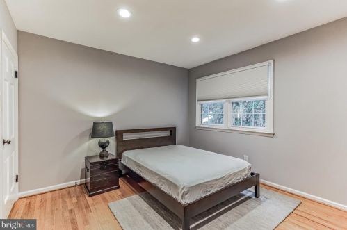 806 Avondale Ave, Tavistock NJ 08033-2809 exterior