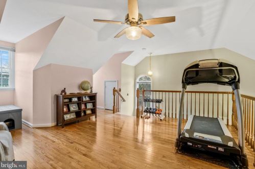 8858 Eagle Rock Ln, Springfield VA  22153-1727 exterior