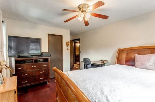 5870 Feldwood Rd, Atlanta GA  30349-2869 exterior