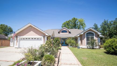 2456 Sunkist Country Club Rd, Biloxi, MS 39532-3012