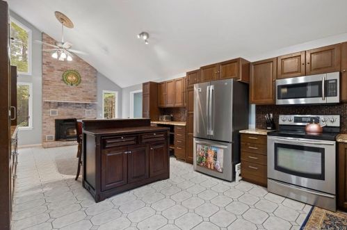 53 Cricket Ln, Somers, CT 06071-1625