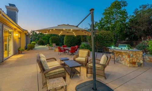 2021 Pleasant Heights Dr, Vista CA  92084-2844 exterior