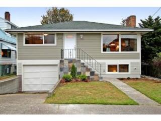 3749 Southern St, Seattle, WA 98126-3445