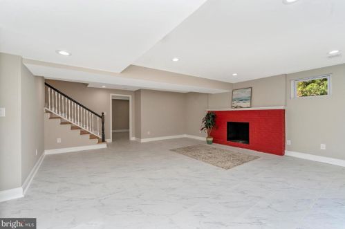 908 Devere Dr, Silver Spring MD 20903-1625 exterior