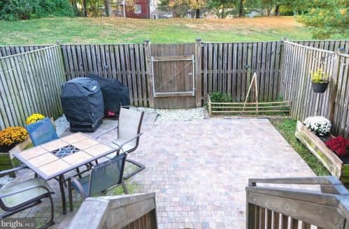 23 Dunlap Dr, Charles Town WV  25414-6512 exterior