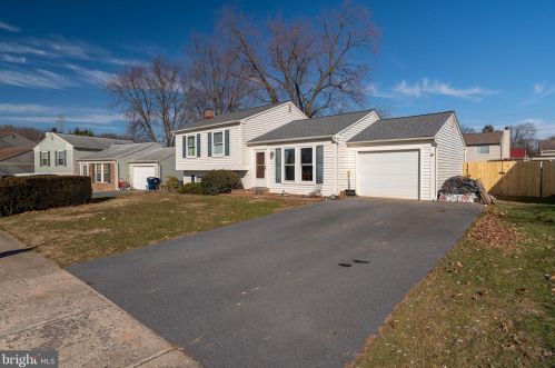 151 Tanglewood Ln, Lancaster, PA 17601-3315