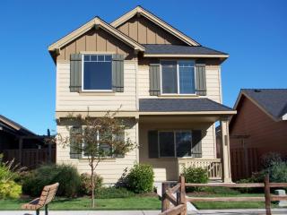2749 Cedar Ave, Eagle Crest OR  97756-1855 exterior