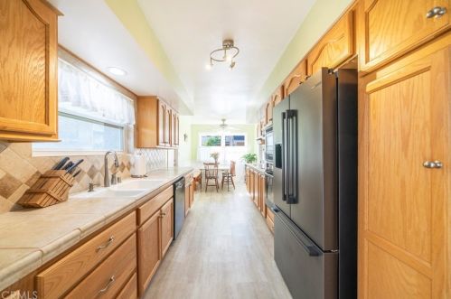 511 Century Dr, Anaheim CA  92805-2235 exterior