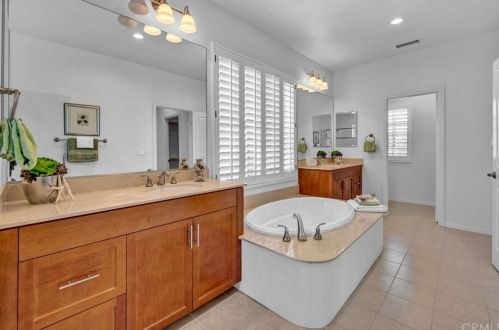 328 Bronze, Irvine CA  92618-1510 exterior