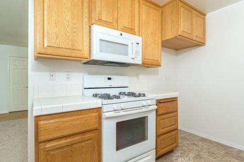 2373 Heather St, Simi Valley CA 93065-2618 exterior