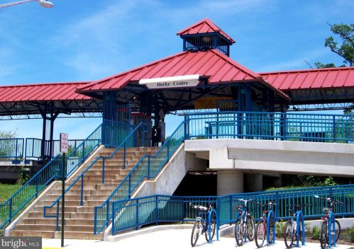 9919 Coffer Woods Rd, Springfield VA  22015-2903 exterior