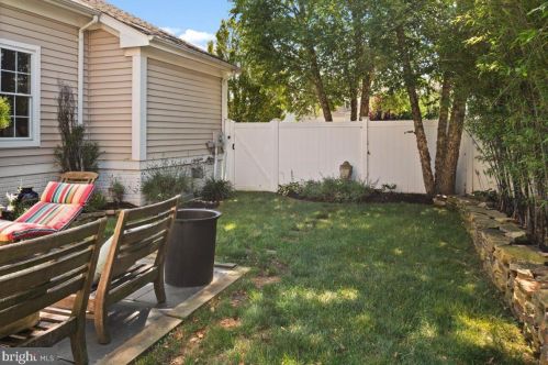 30 St, Trenton NJ 08691-4145 exterior