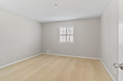 325 Hunters Gln Ct, Atlanta GA  30328-1710 exterior