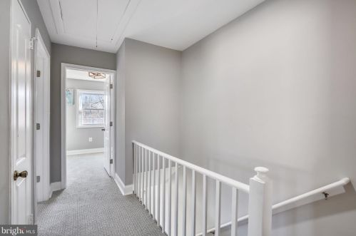 11810 Valleywood Dr, Silver Spring MD 20902-2233 exterior