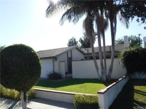9809 Spruce Ct, Cypress, CA 90630-3881