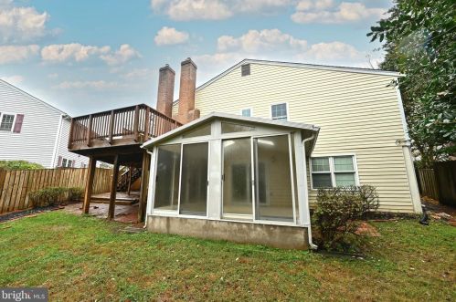 5074 Queens Wood Dr, Springfield VA  22015-1530 exterior