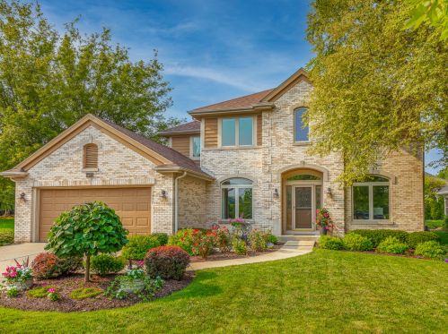 1492 Edgewater Ln, Palatine, IL 60067-9214