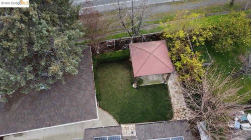 1320 Sherwood Dr, Concord CA  94521-3350 exterior