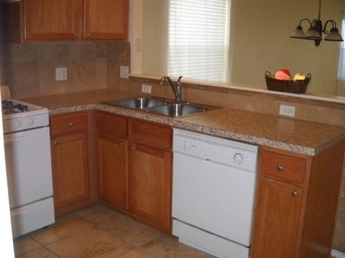 1141 Emmitt Run, Austin TX  78721-3028 exterior