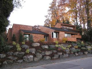 1405 38th St, Seattle, WA 98056-1536