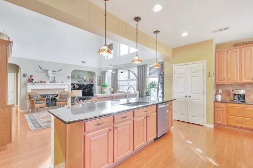 4321 Saginaw Ln, Carrollton TX 75010-1187 exterior