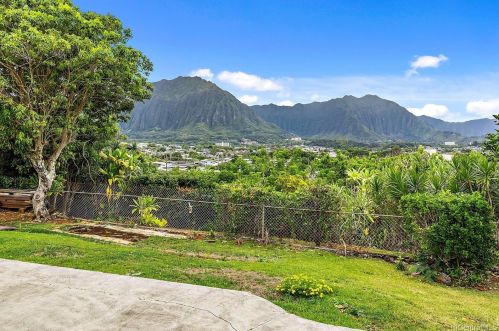 45-221 Hikiwale St, Kaneohe, HI 96744