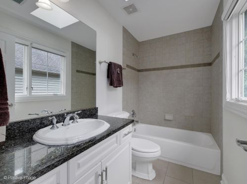 330 55th St, Willowbrook IL  60514-3015 exterior