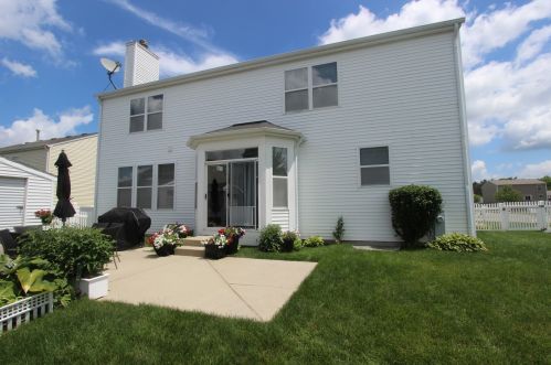 1803 Woodside Dr, Bull Valley, IL 60098-2799